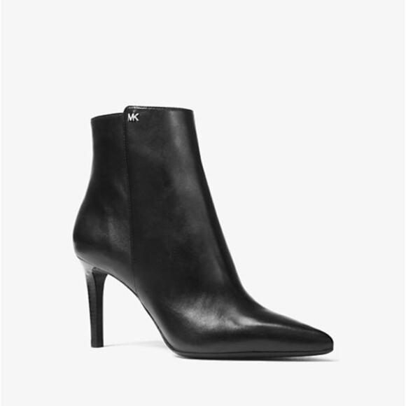 MICHAEL MICHAEL KORS Dorothy Flex Leather Ankle Boot SZ 8.5 - Picture 1 of 15
